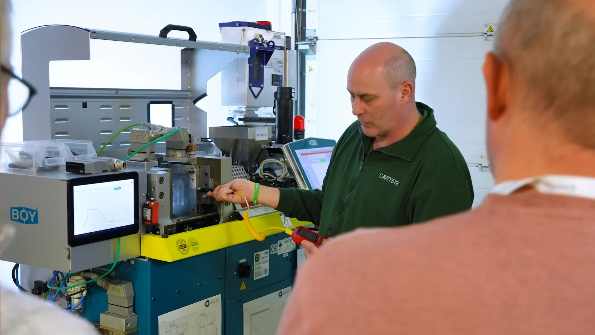 Melt temperature measurement in cylinder